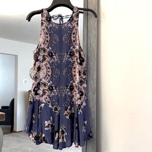 Free People intimately, XS, sheer flowing bottom flare tunic camisole, bold!!